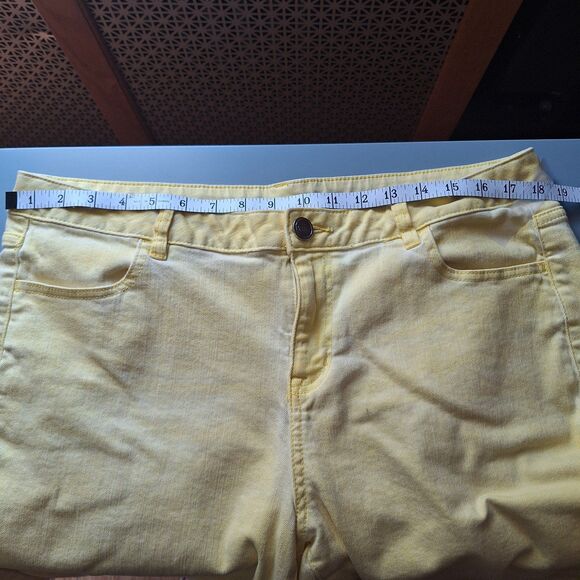 Lane Bryant Yellow Denim Bermuda Shorts Ladies Size 16 Raw Hem - Picture 10 of 12